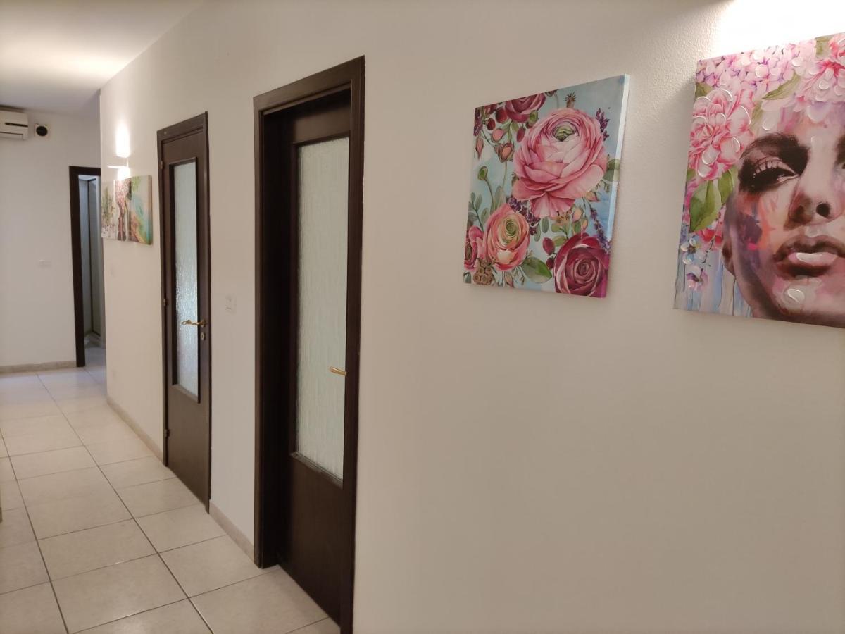 Appartement La Dimora Fiorita à Catane Extérieur photo
