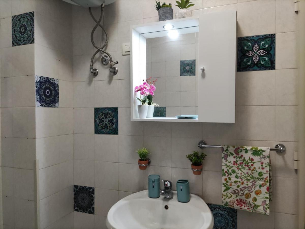 Appartement La Dimora Fiorita à Catane Extérieur photo