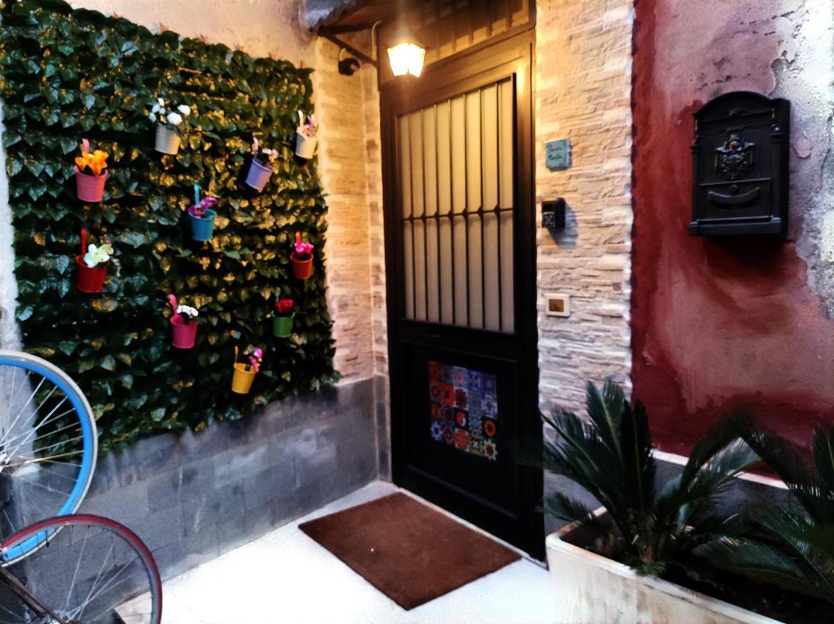 Appartement La Dimora Fiorita à Catane Extérieur photo
